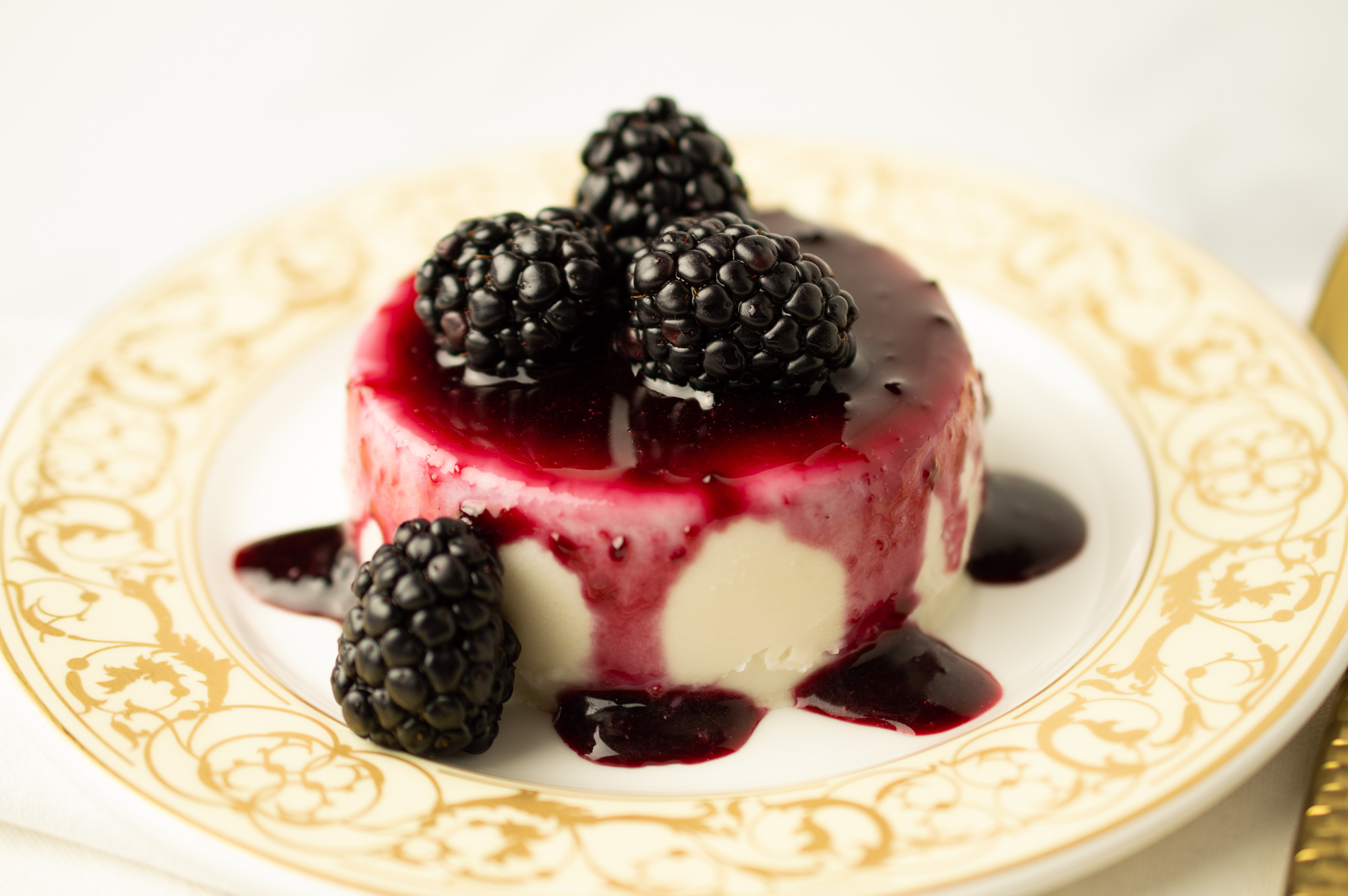 Blackberry Panna Cotta: Indulge in Creamy Delight