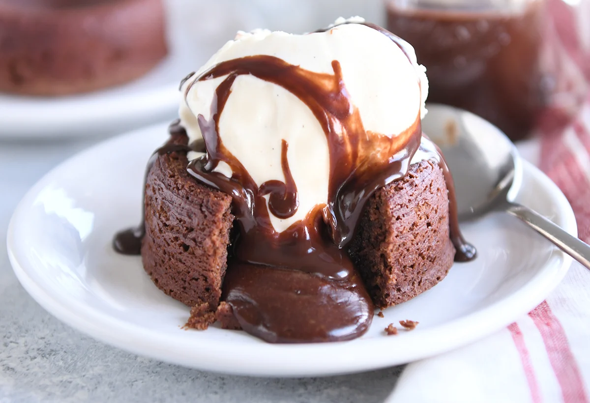 Molten Chocolate Lava Cupcakes Recipe: Irresistible Delight